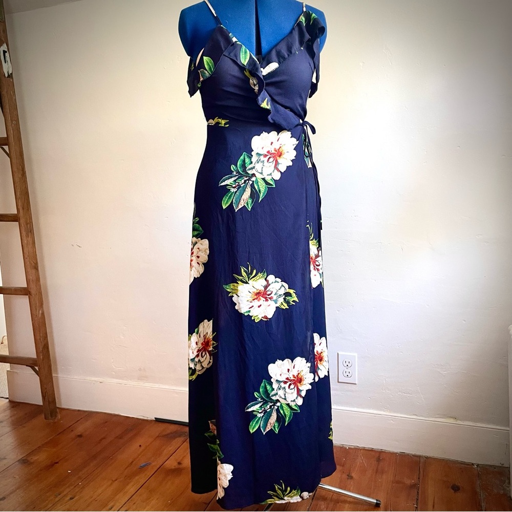 NWT Navy Floral Wrap Style Maxi, Medium